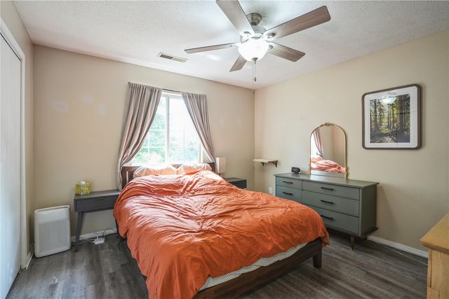 612 Kimberlite St, Tiffin, IA 52340