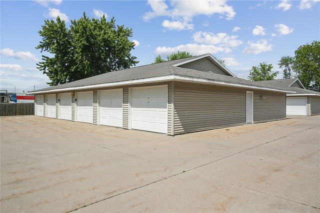 612 Kimberlite St, Tiffin, IA 52340