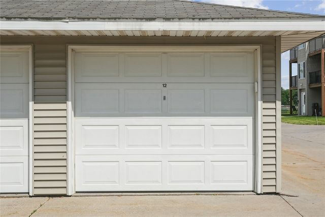 612 Kimberlite St, Tiffin, IA 52340