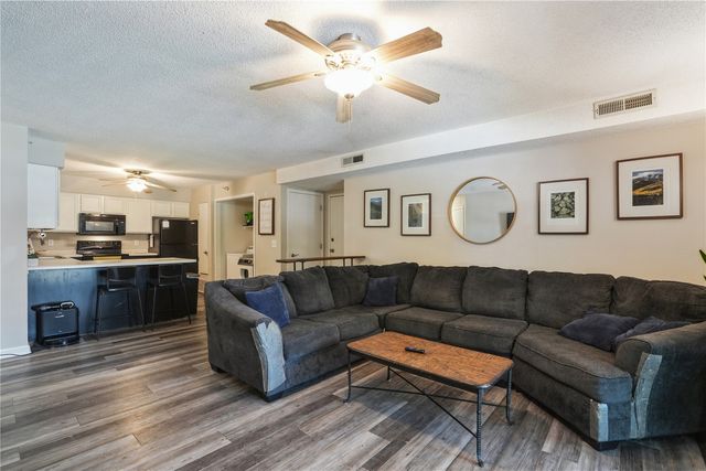 612 Kimberlite St, Tiffin, IA 52340