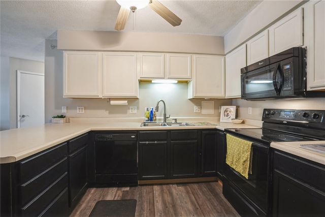 612 Kimberlite St, Tiffin, IA 52340