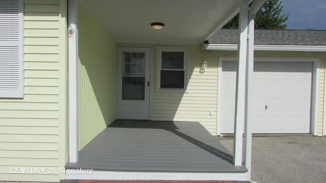 7417 Mackinaw Road, Bay City, MI 48706