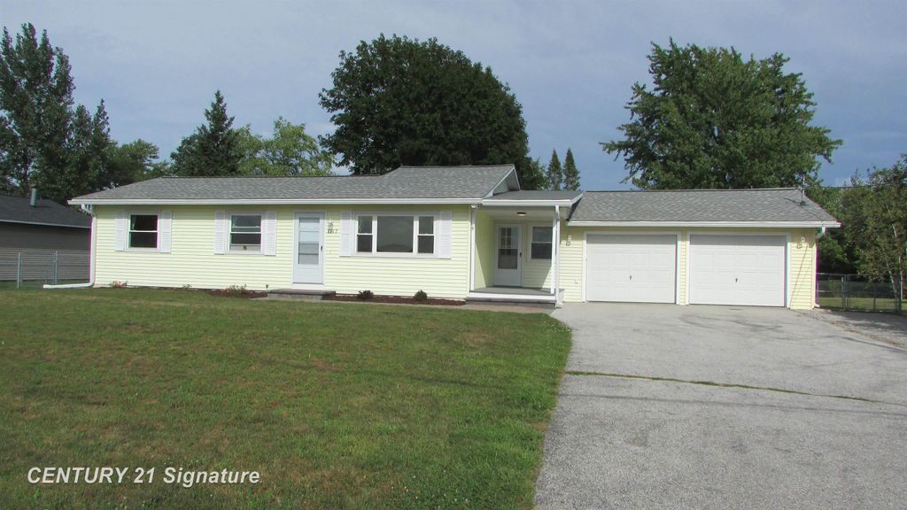 7417 Mackinaw Road, Bay City, MI 48706