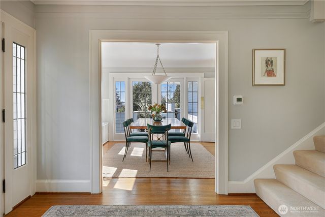 901 11th Avenue E, Seattle, WA 98102