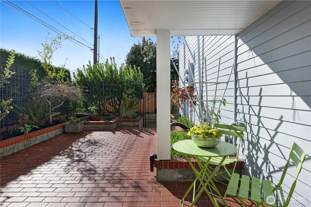 901 11th Avenue E, Seattle, WA 98102