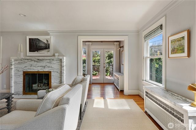 901 11th Avenue E, Seattle, WA 98102