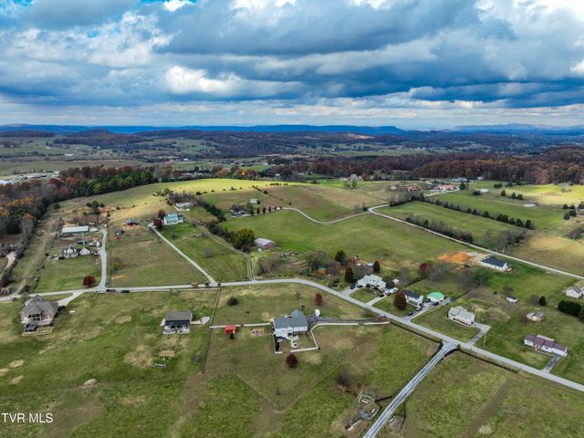 119 Good Road, Fall Branch, TN 37656