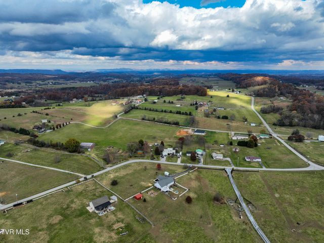 119 Good Road, Fall Branch, TN 37656