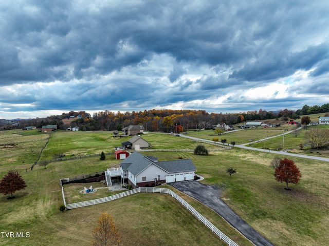 119 Good Road, Fall Branch, TN 37656