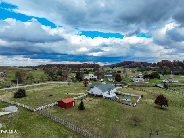 119 Good Road, Fall Branch, TN 37656