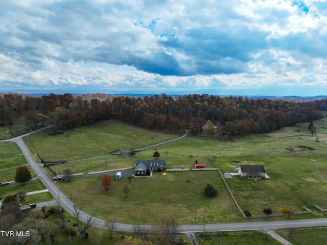 119 Good Road, Fall Branch, TN 37656