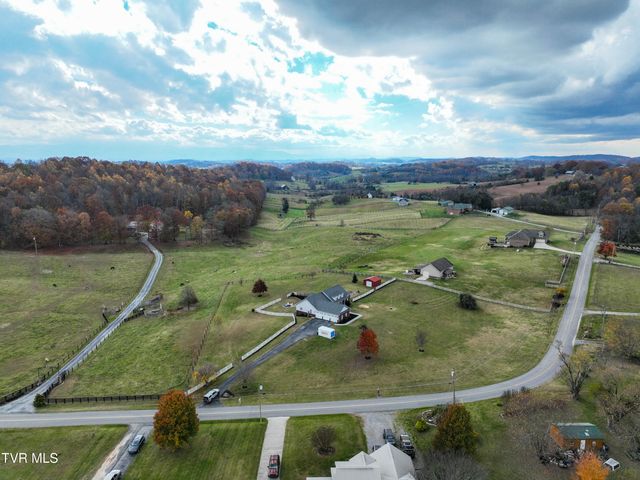 119 Good Road, Fall Branch, TN 37656