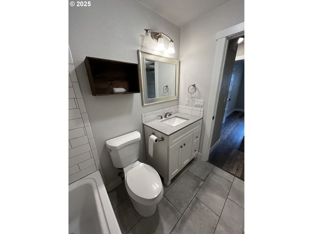 1200 W MCLOUGHLIN Blvd, Vancouver, WA 98660