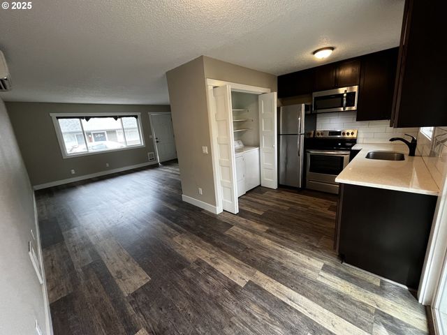 1200 W MCLOUGHLIN Blvd, Vancouver, WA 98660