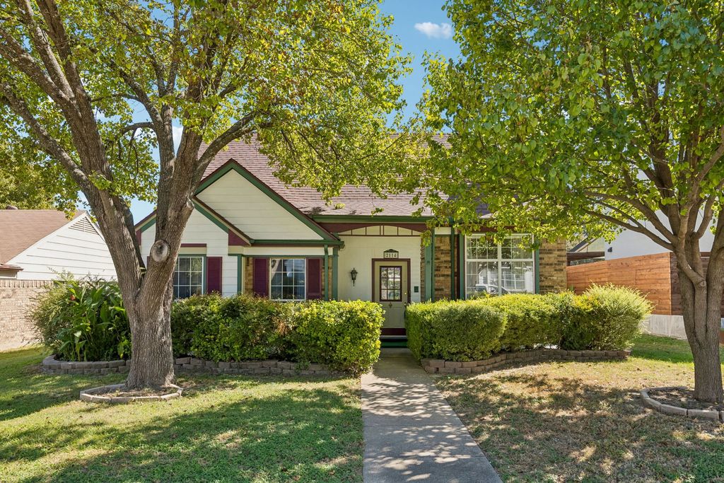 2214 Country Dell Drive, Garland, TX 75040