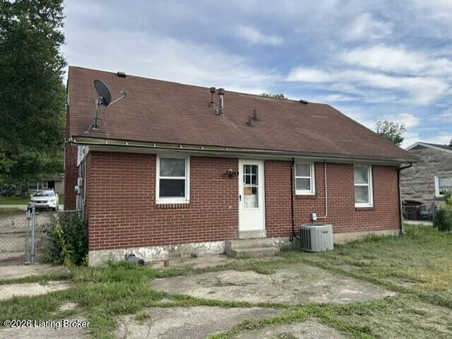 4344 Lynnview Dr, Louisville, KY 40216