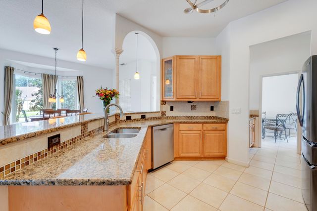 573 SW Saint Kitts Cove, Port St. Lucie, Port St Lucie, FL 34986