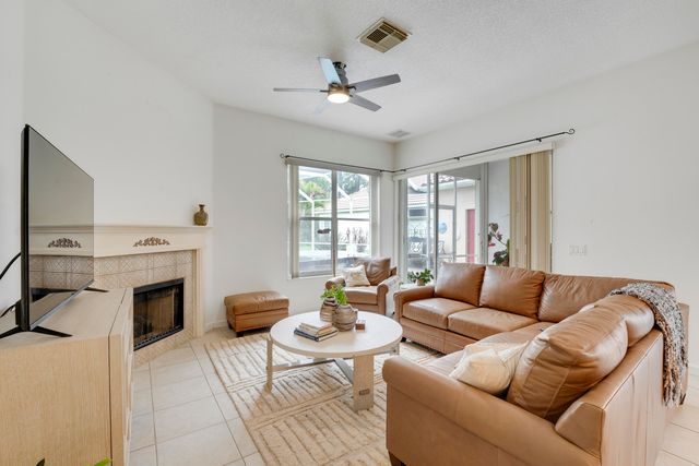 573 SW Saint Kitts Cove, Port St. Lucie, Port St Lucie, FL 34986