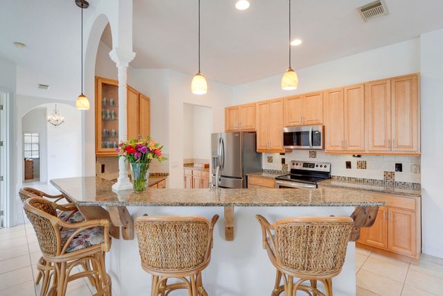 573 SW Saint Kitts Cove, Port St. Lucie, Port St Lucie, FL 34986