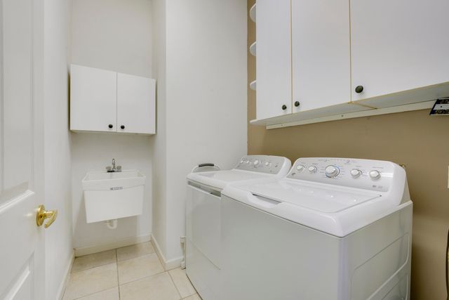 573 SW Saint Kitts Cove, Port St. Lucie, Port St Lucie, FL 34986