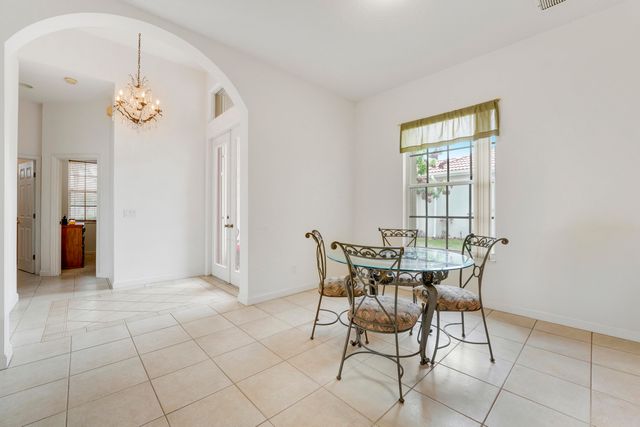 573 SW Saint Kitts Cove, Port St. Lucie, Port St Lucie, FL 34986