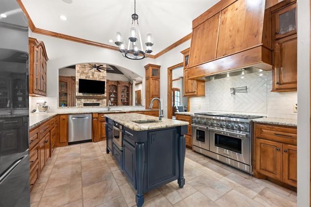 2545 Crestwood Drive, Jones, OK 73049