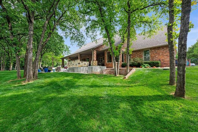 2545 Crestwood Drive, Jones, OK 73049