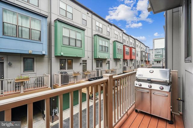 2988 STELLA BLUE LN, Fairfax, VA 22031