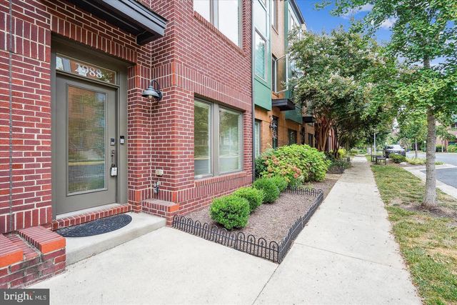 2988 STELLA BLUE LN, Fairfax, VA 22031