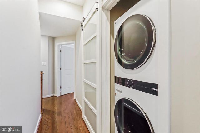 2988 STELLA BLUE LN, Fairfax, VA 22031