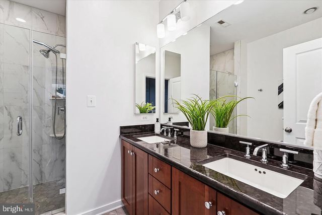 2988 STELLA BLUE LN, Fairfax, VA 22031