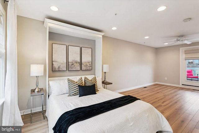 2988 STELLA BLUE LN, Fairfax, VA 22031