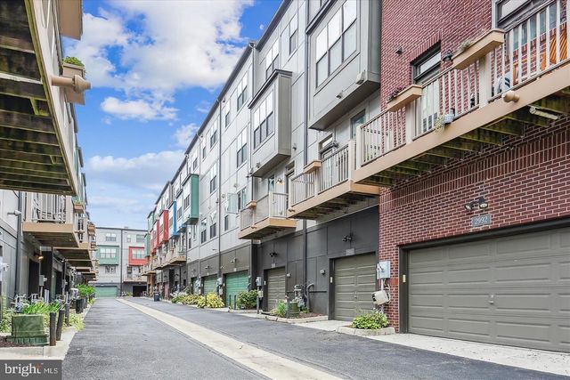 2988 STELLA BLUE LN, Fairfax, VA 22031