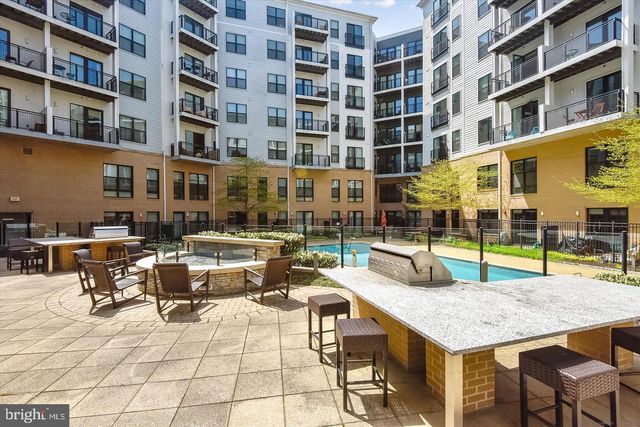 2988 STELLA BLUE LN, Fairfax, VA 22031