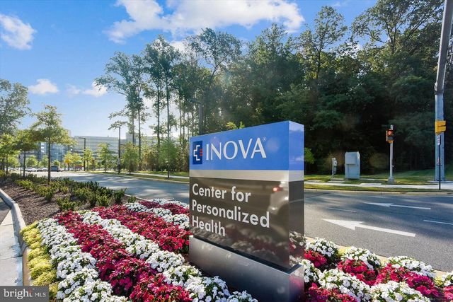 2988 STELLA BLUE LN, Fairfax, VA 22031