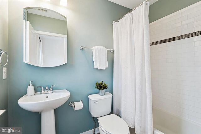 2988 STELLA BLUE LN, Fairfax, VA 22031