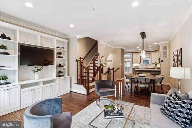 2988 STELLA BLUE LN, Fairfax, VA 22031