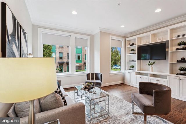 2988 STELLA BLUE LN, Fairfax, VA 22031