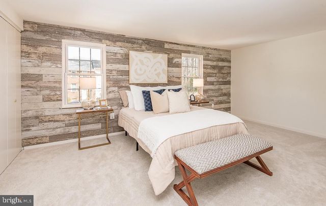 5756 WALNUT WOOD LN LN, Burke, VA 22015