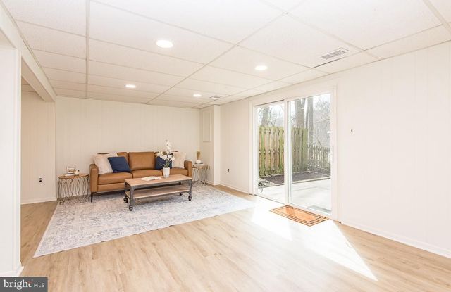 5756 WALNUT WOOD LN LN, Burke, VA 22015