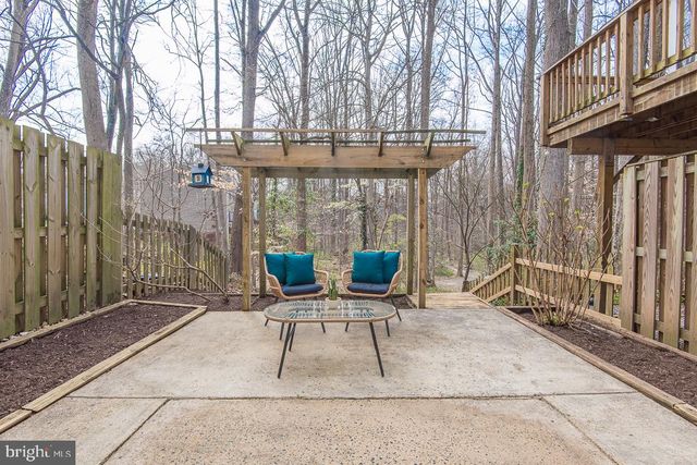 5756 WALNUT WOOD LN LN, Burke, VA 22015