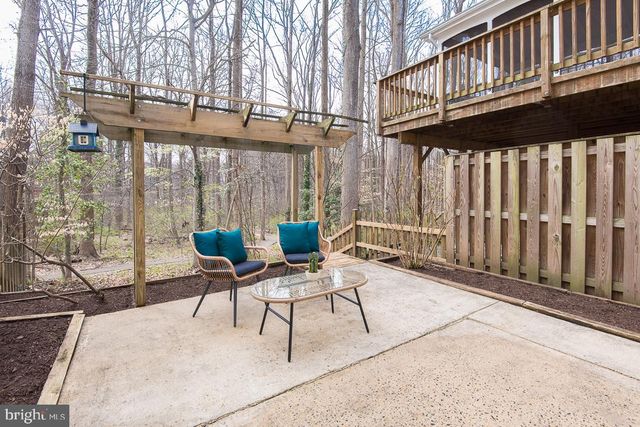 5756 WALNUT WOOD LN LN, Burke, VA 22015