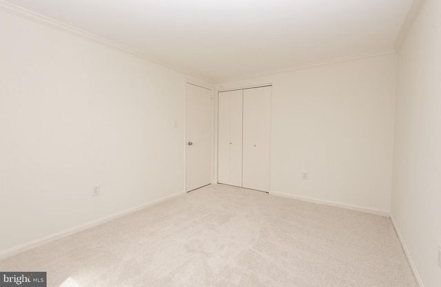 5756 WALNUT WOOD LN LN, Burke, VA 22015