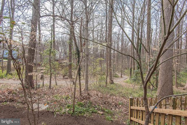 5756 WALNUT WOOD LN LN, Burke, VA 22015