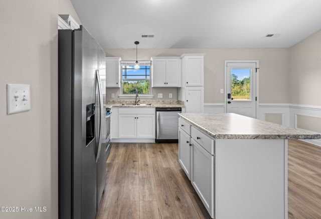 111 Easton Drive, Richlands, NC 28574