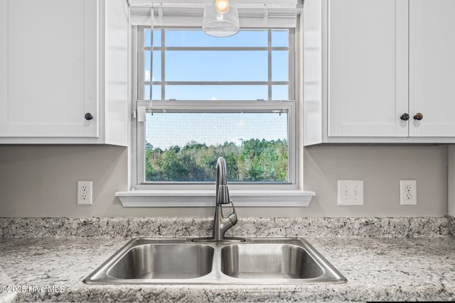 111 Easton Drive, Richlands, NC 28574