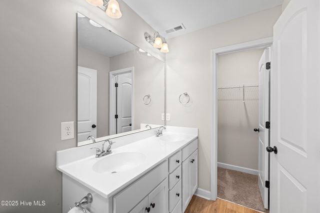 111 Easton Drive, Richlands, NC 28574