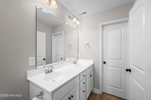 111 Easton Drive, Richlands, NC 28574