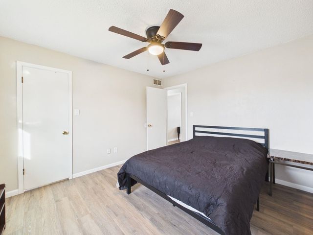 1517 N Baltimore Pl, Derby, KS 67037