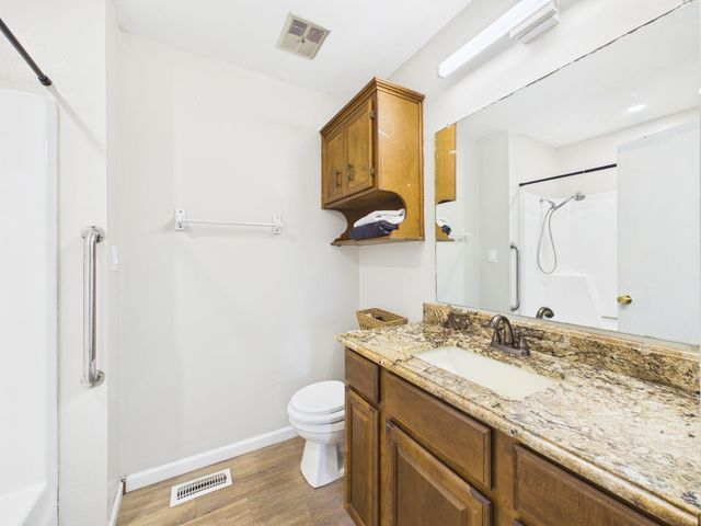 1517 N Baltimore Pl, Derby, KS 67037